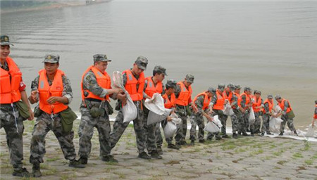 八一建軍節(jié):致敬中國軍人,液化氣儲罐廠家獻給***可愛的人！